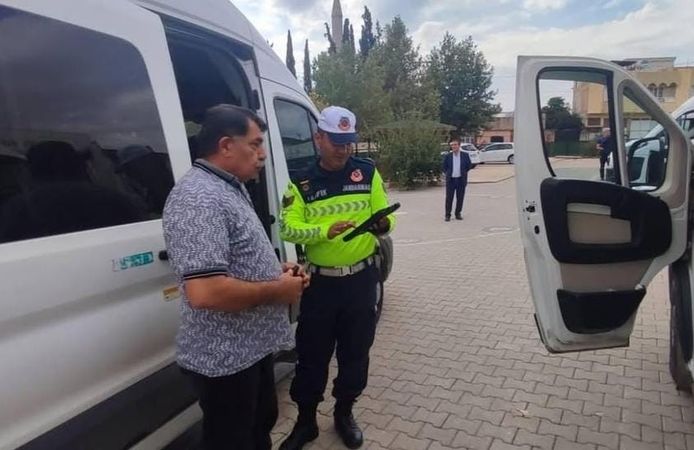 Jandarma Ekiplerinden Okul Çevrelerinde Geniş Çaplı Denetim
