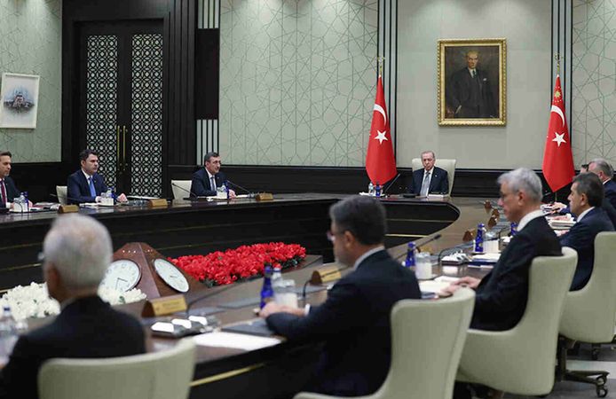Kabine Yarın Toplanıyor: Masada Fon Soruşturması ve Güvenlik Var