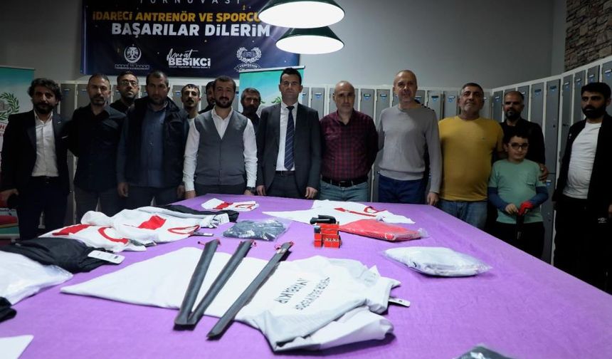 Diyarbakır'da Sporculara Malzeme Desteği Devam Ediyor