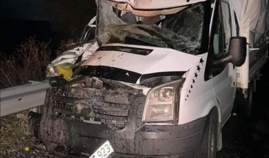 Diyarbakır’da pikap ile kamyonet çarpıştı: 7 kişi yaralandı