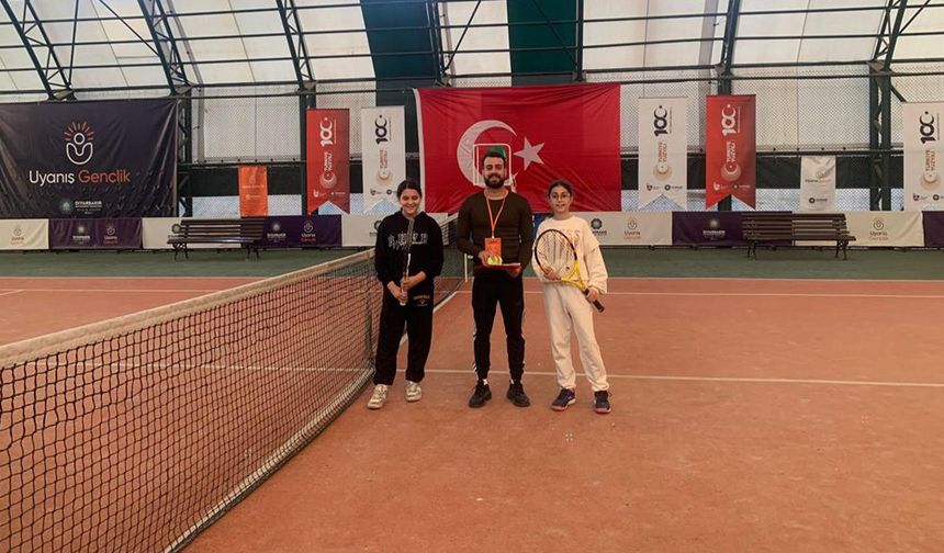 Diyarbakır'da tenis turnuvası başladı