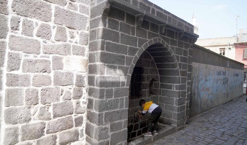 Diyarbakır’da tarihi çeşmelerden yeniden su akmaya başladı
