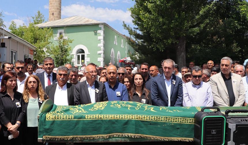 Belediye Eşbaşkanları, İpek Bakırhan’nın cenaze törenine katıldı