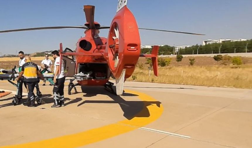 Diyarbakır'da kafasına demir düşen şahıs ambulans helikopterle hastaneye sevk edildi