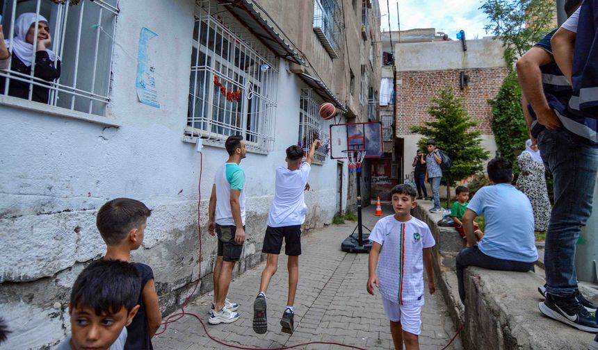 Diyarbakır'da 'Sokakta Spor' Etkinliği Gerçekleştirildi