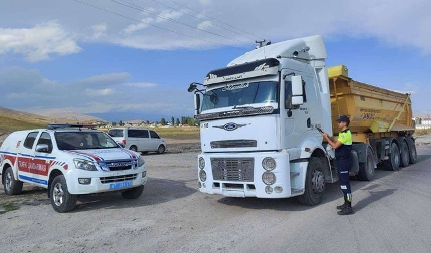 Van’da Trafik Denetimlerinde 164 Araç Trafikten Men Edildi