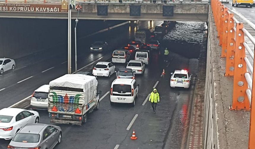 Diyarbakır’da sağanak etkili oldu