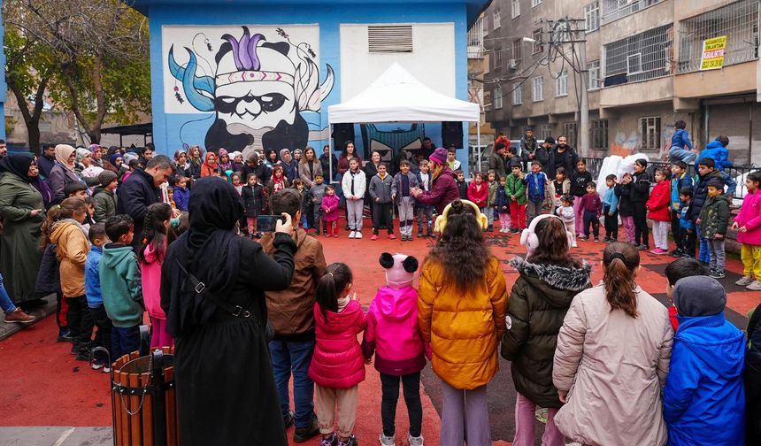 Diyarbakır'da Çocuklar ‘Sanat ve Spor Şenliği’nde Doya Doya Eğlendi