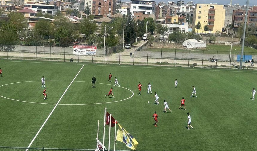 Bismil’de Ortaokulular arası futbol turnuvası düzenlendi