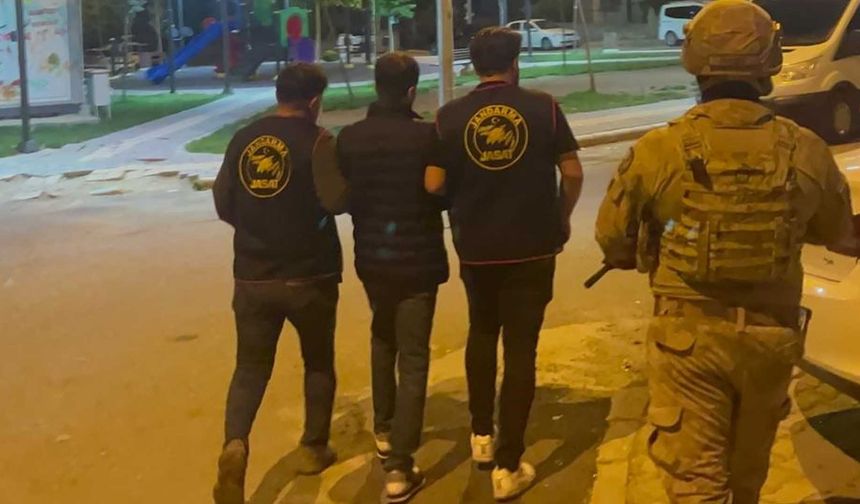Diyarbakır’da 3 kez ağırlaştırılmış müebbet hapis cezasıyla aranan zanlı yakalandı