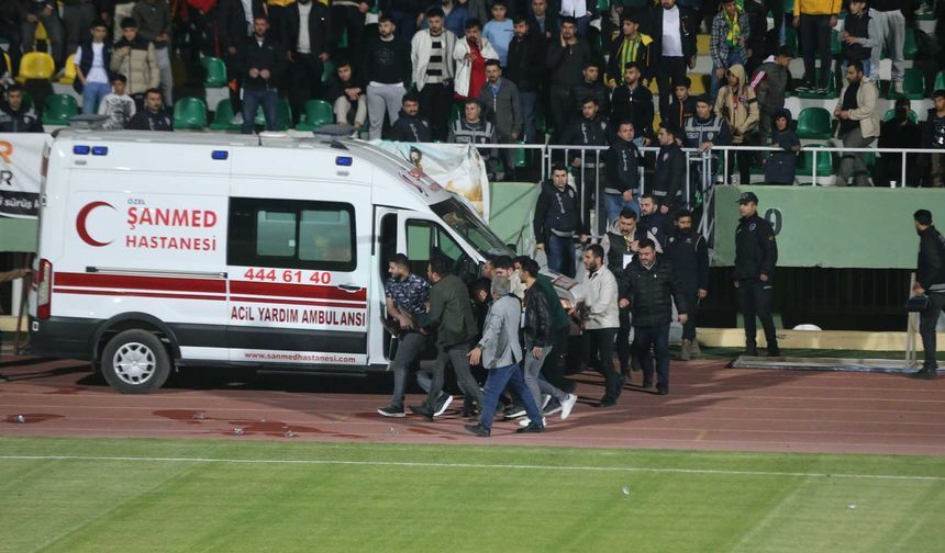 Şanlıurfaspor- Amedspor maçı sonrası ortalık karıştı, çok sayıda kişi yaralandı