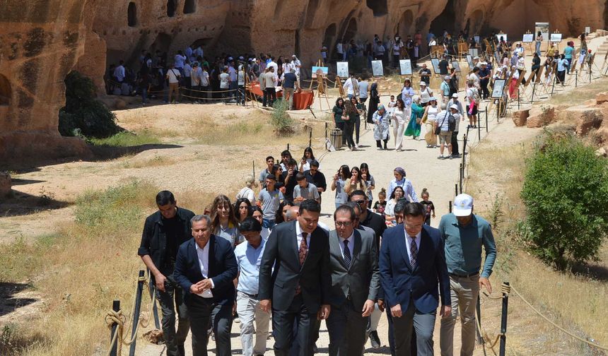 Bin 500 yıllık Dara Antik Kent’te lise öğrencileri sergi açtı