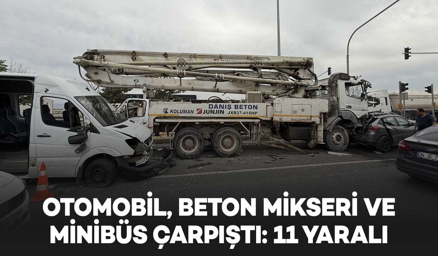 Diyarbakır’da otomobil, beton mikseri ve minibüs çarpıştı: 11 yaralı
