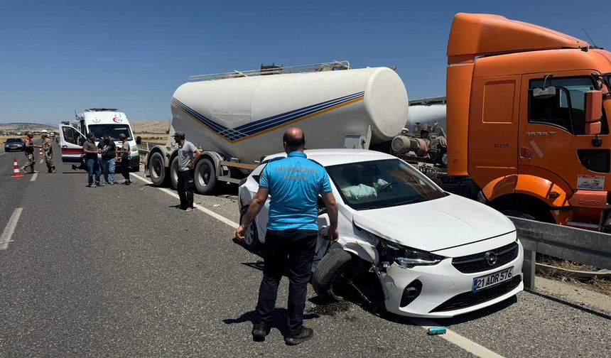 Diyarbakır'da beton mikseri ile otomobil çarpıştı: 1 yaralı