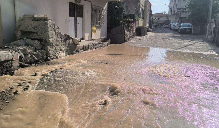 Kurtalan’da Altyapı Arızası: İçme Suyu Hattı Patladı