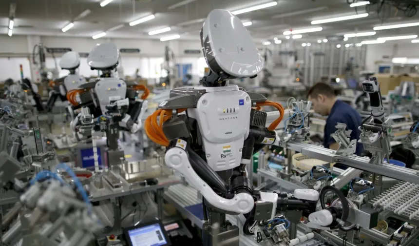 Uzmanlar Uyardı: Robotlar 20 Yıl İçinde Tüm Meslekleri Ele Geçirebilir
