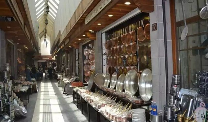 Tarihin Kalbi Sur’da Bayram Yoğunluğu: Tarihi Mekanlar Dolup Taştı