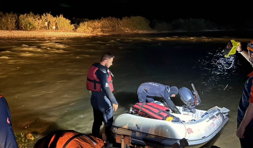 Çay da Mahsur Kalan Vatandaşlar Ekipler Tarafından Kurtarıldı