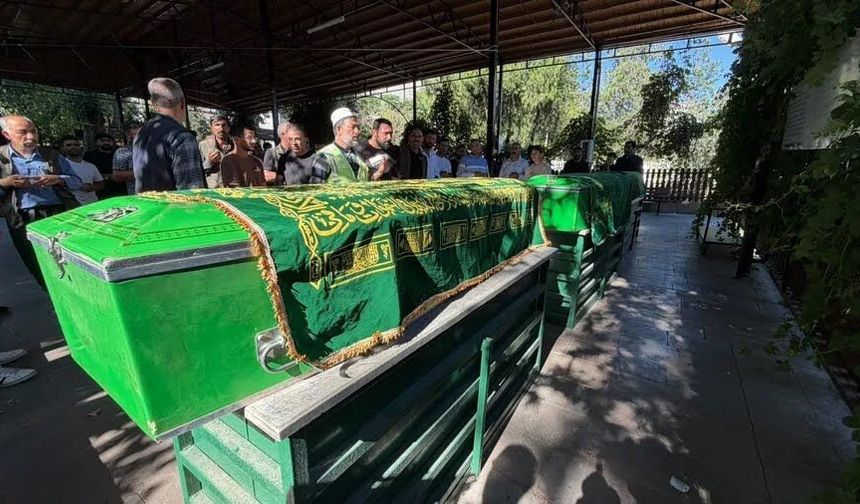 Büyük acı: 3 kardeş yan yana toprağa verildi