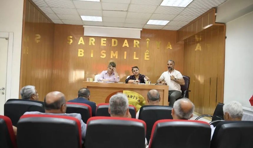 Bismil Belediyesi'nden Bağımlılıkla Mücadele Toplantısı: Muhtarlarla Ortak Yol Haritası Belirlendi