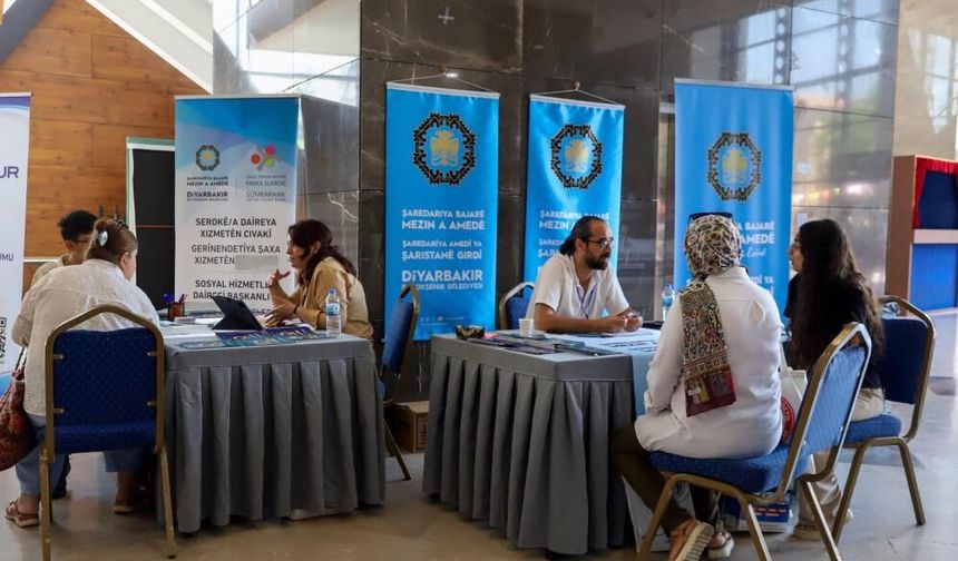 Diyarbakır Büyükşehir Belediyesi’nden Gençlere Ücretsiz Tercih Desteği