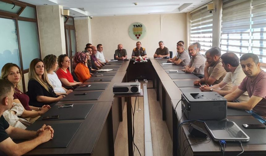 TMO Genel Müdür Yardımcısı Cihan Soyalp, Bismil’deki Lisanslı Depolarda İncelemelerde Bulundu