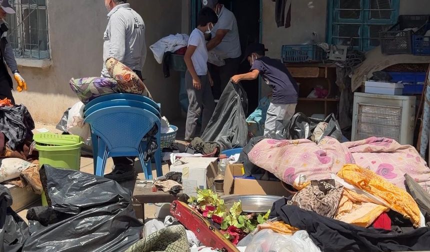 Eğil Belediyesi’nden gönüllere dokunan hizmet: Tek başına yaşayan vatandaşın evi yenilendi