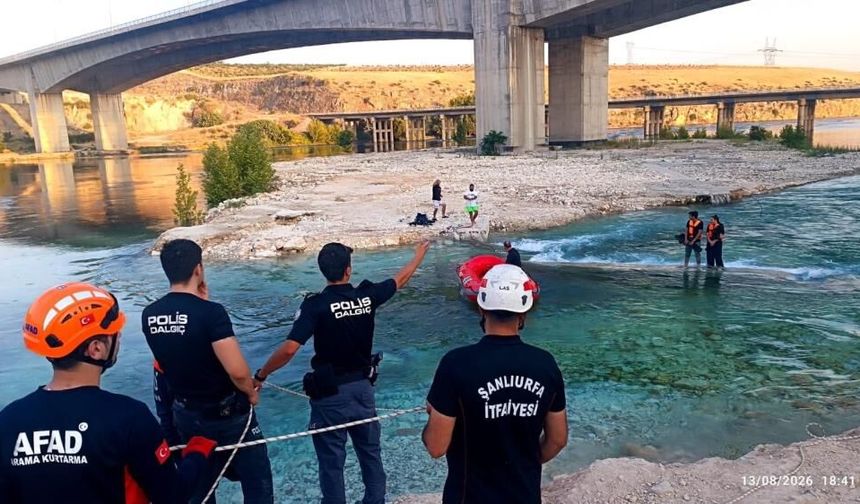 Fırat Nehri'nde Yükselen Su Piknikçileri Mahsur Bıraktı