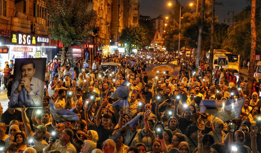 Diyarbakır’da Dünya Barış Günü yürüyüşü: Barış çağrısı yapıldı
