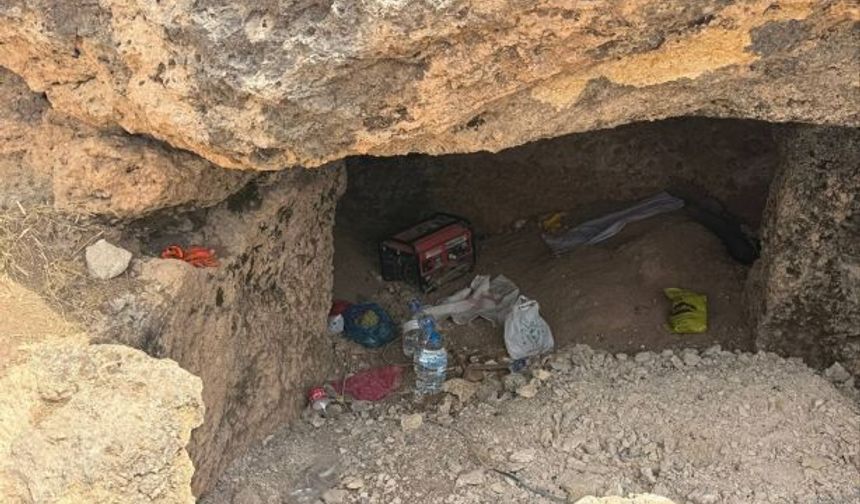 Mağarada Kaçak Kazı Yapan 4 Şüpheli Suçüstü Yakalandı