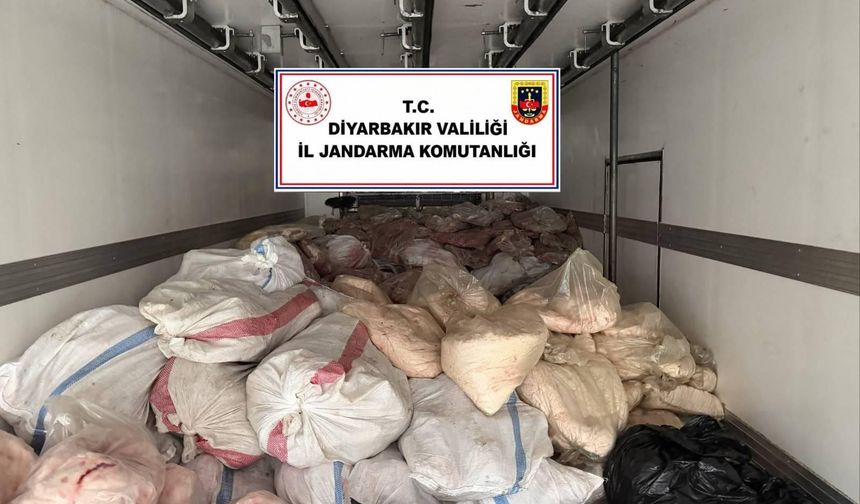 Diyarbakır'da 8 Ton Şüpheli Hayvansal Yağ ve Sakatat Ele Geçirildi!