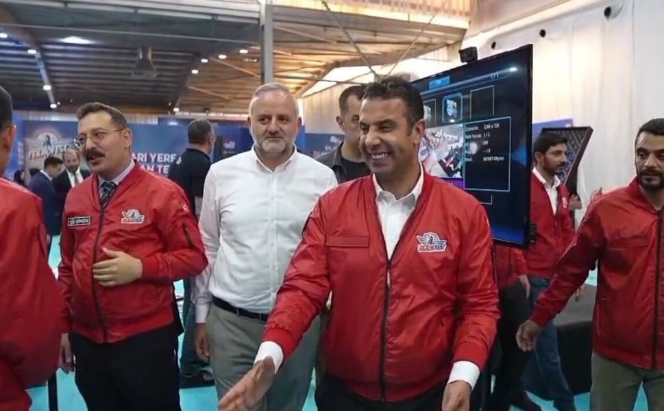 Diyarbakır'da TEKNOFEST Heyecanı: AK Parti Diyarbakır İl Başkanı Hamit Sümer Gençlerin Projelerini İnceledi