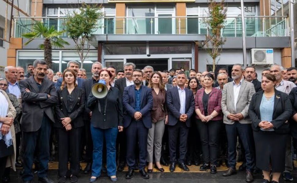 Emin Ay’dan saldırı açıklaması