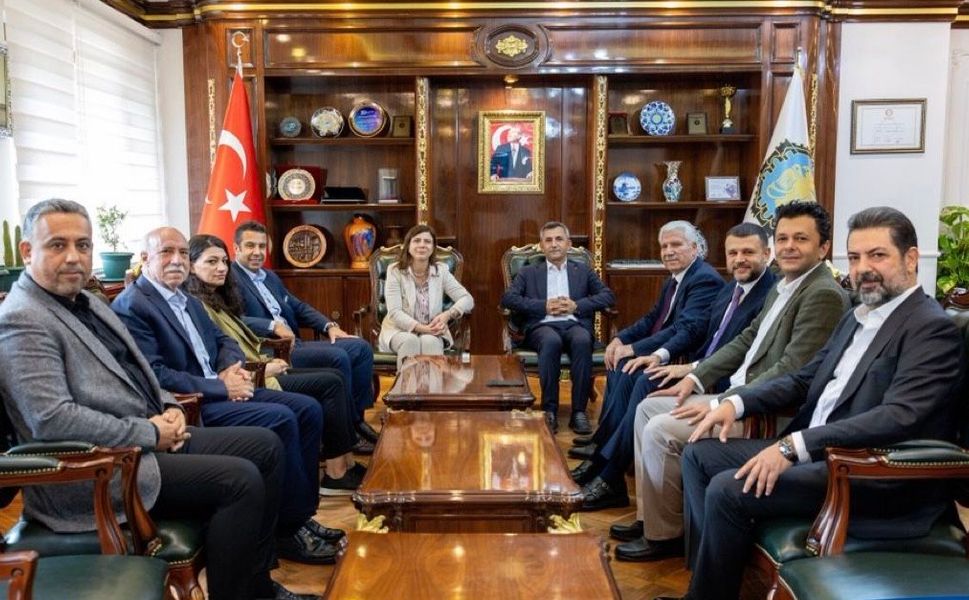 Diyarbakır’da dikkat çeken ziyaret: AK Parti İl Başkanı Sümer, eş başkanlarla görüştü